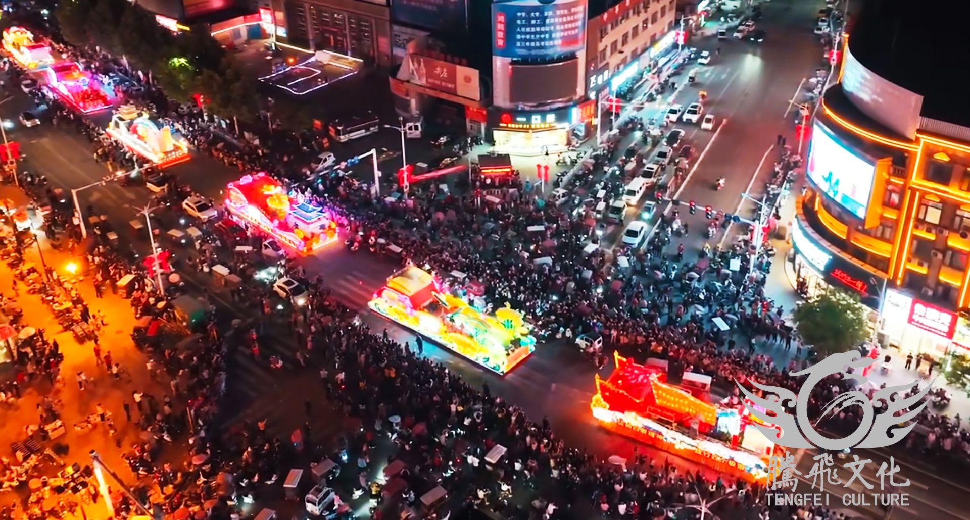 彩車(chē)巡游活動(dòng)，萬(wàn)人空港人氣爆棚